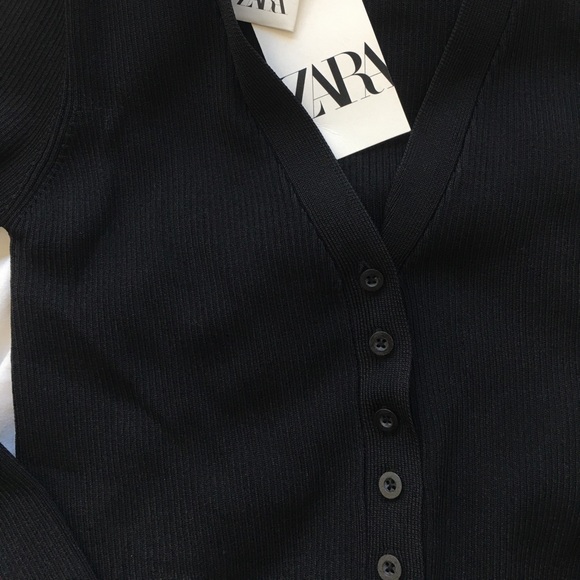 Zara Ribbed Button Top - Picture 4 of 6